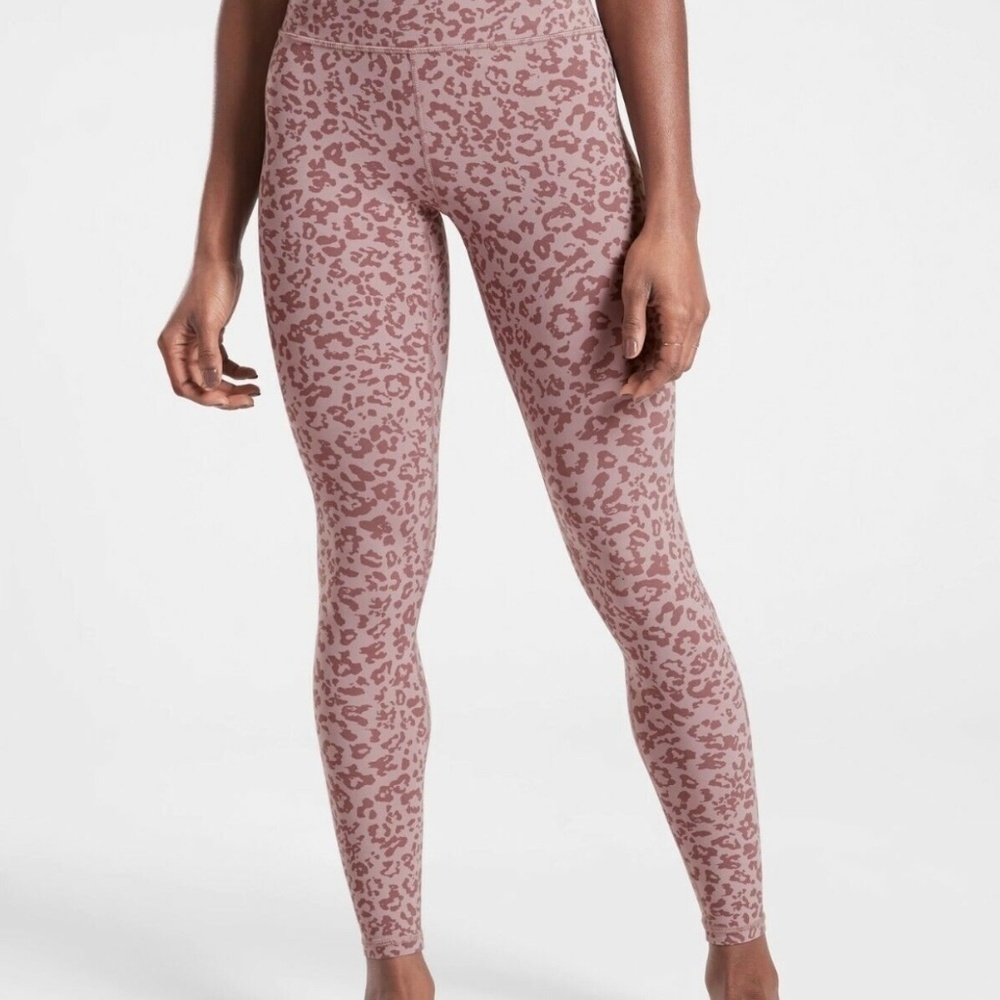 Athleta Leopard Elation Ultra High Rise Tights in Flora Mauve. Size XL